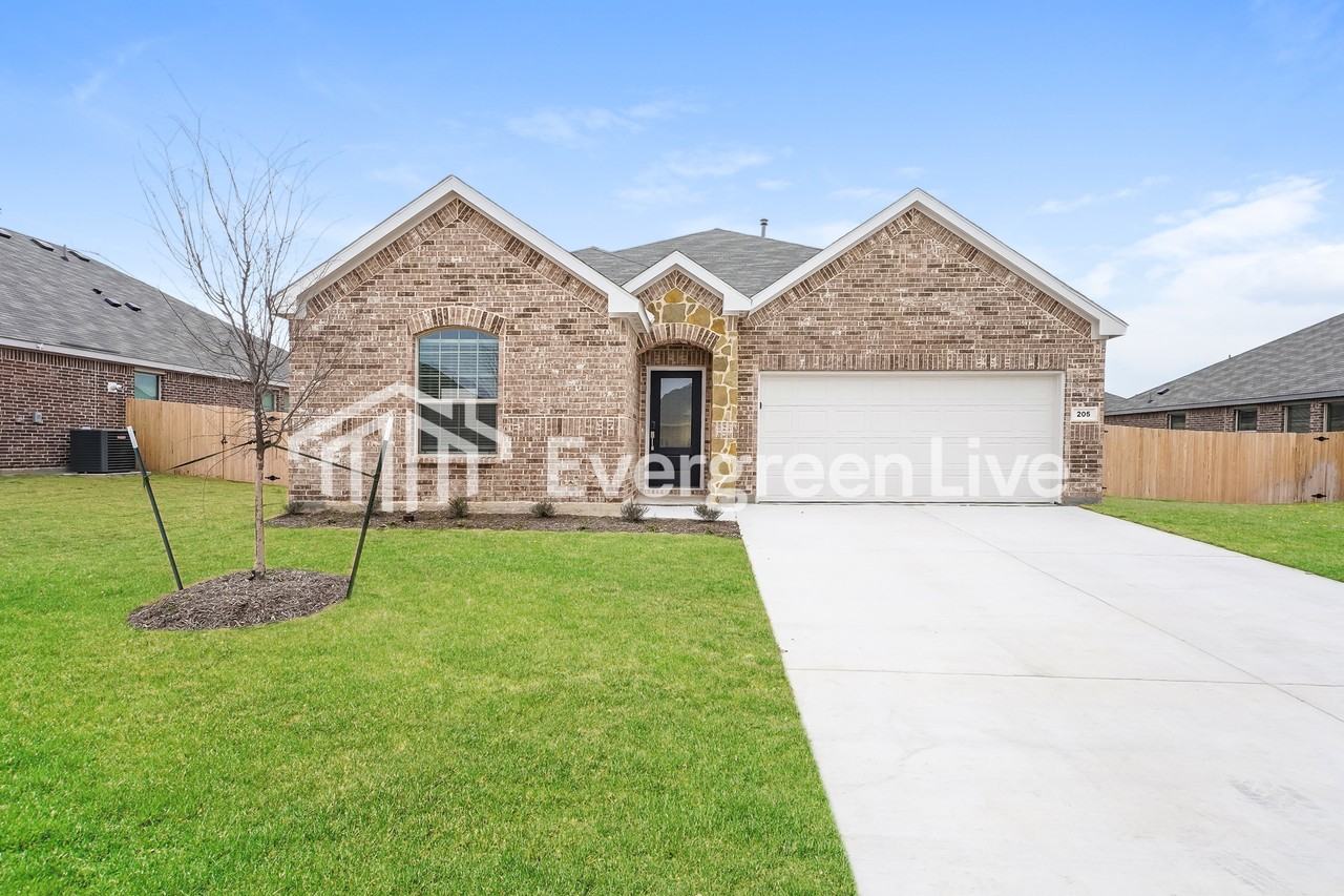 205 Pine St - Photo 2 of 15