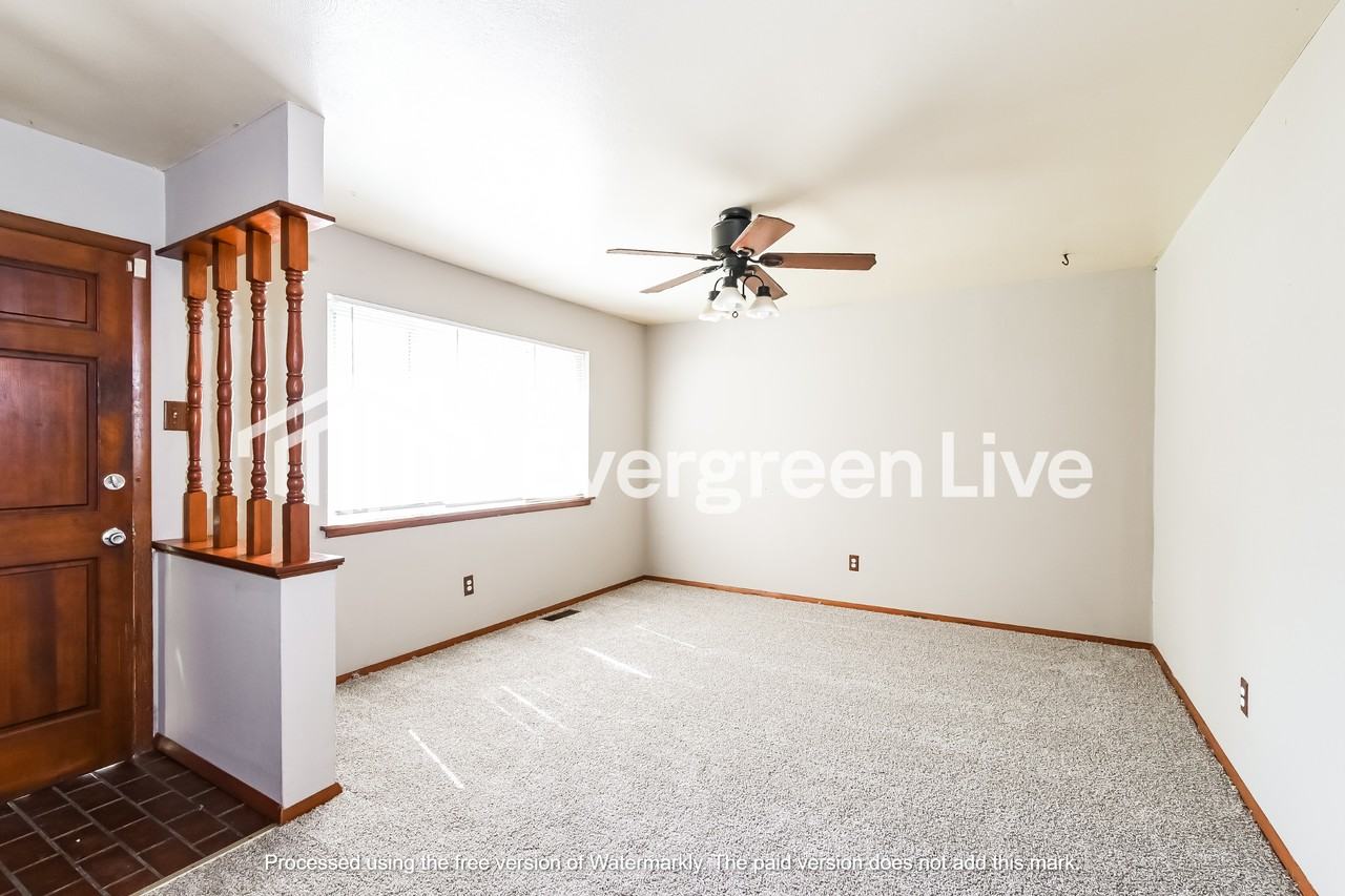 1321 Criterion Ave - Photo 5 of 14