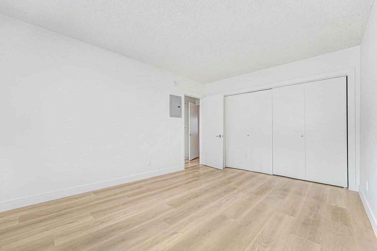 3666 Cardiff - Photo 7 of 18