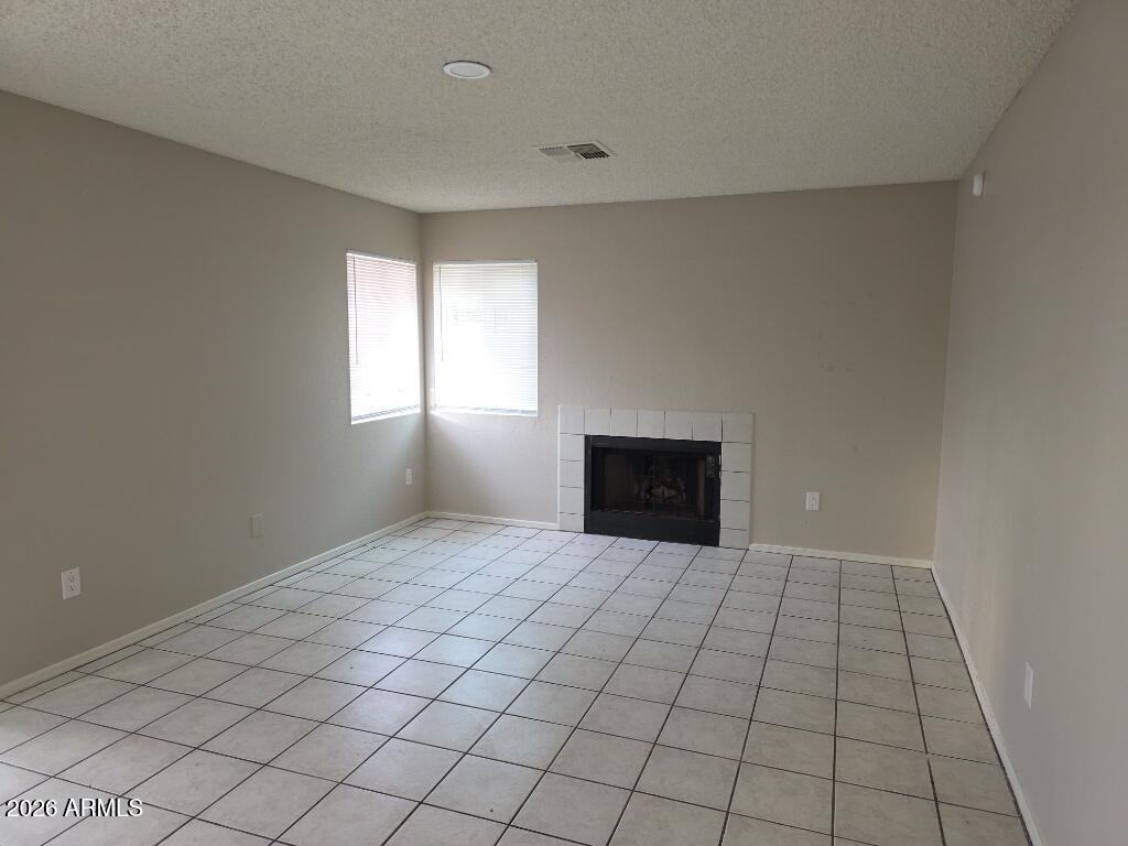 8703 W Puget Ave - Photo 4 of 14