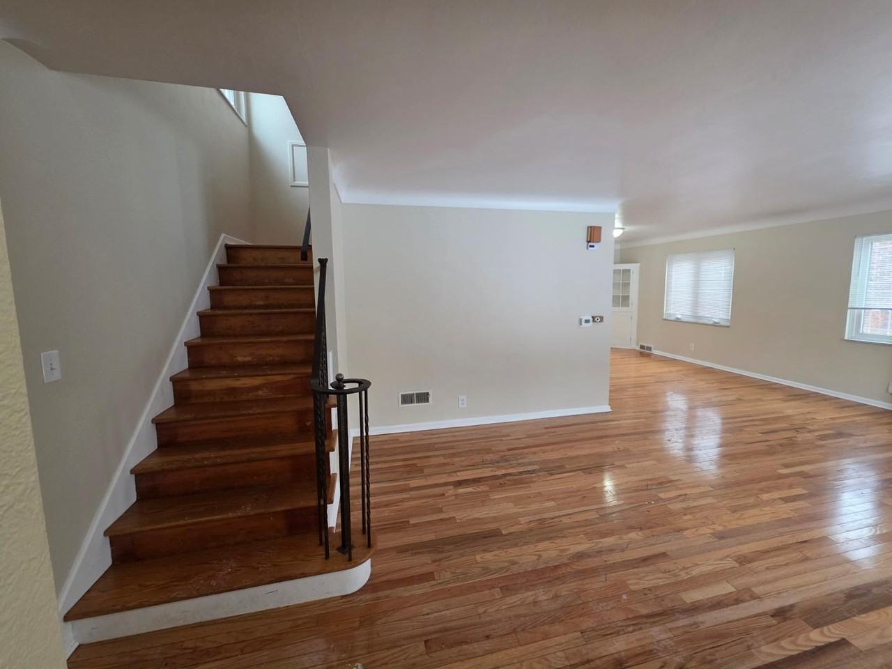 3209 Kylemore Rd - Photo 2 of 25