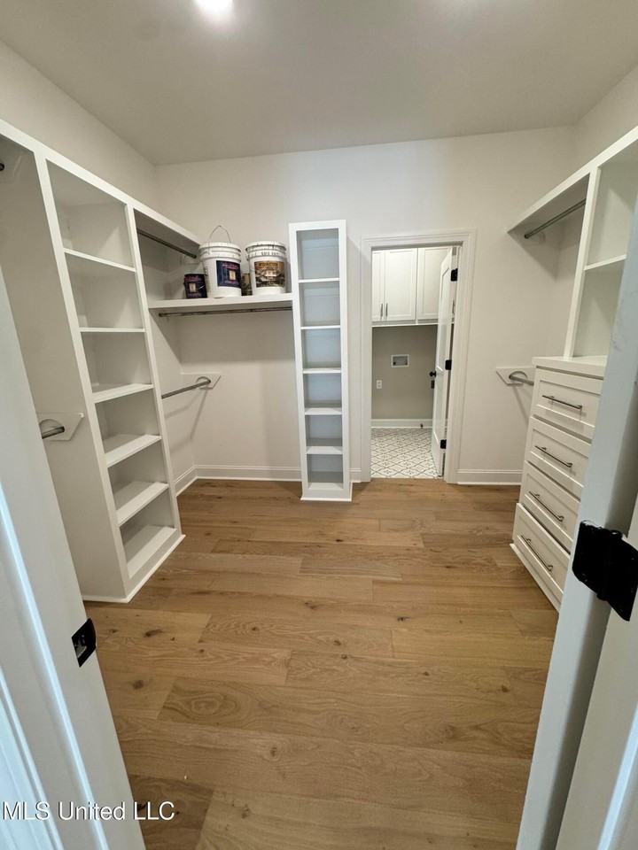 115 Southern Oak Way - Photo 3 of 32