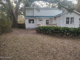 featured image of 5112 Beardslee St