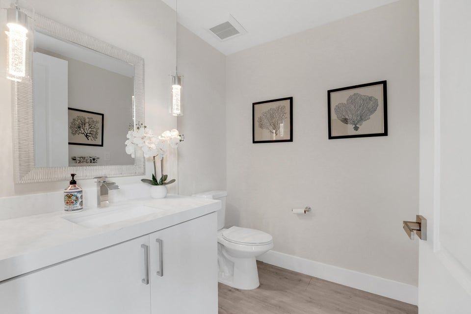 1238 Ne 17th Ave ##2 - Photo 4 of 46