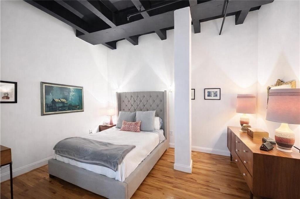 1736 Liberty Ln - Photo 6 of 10