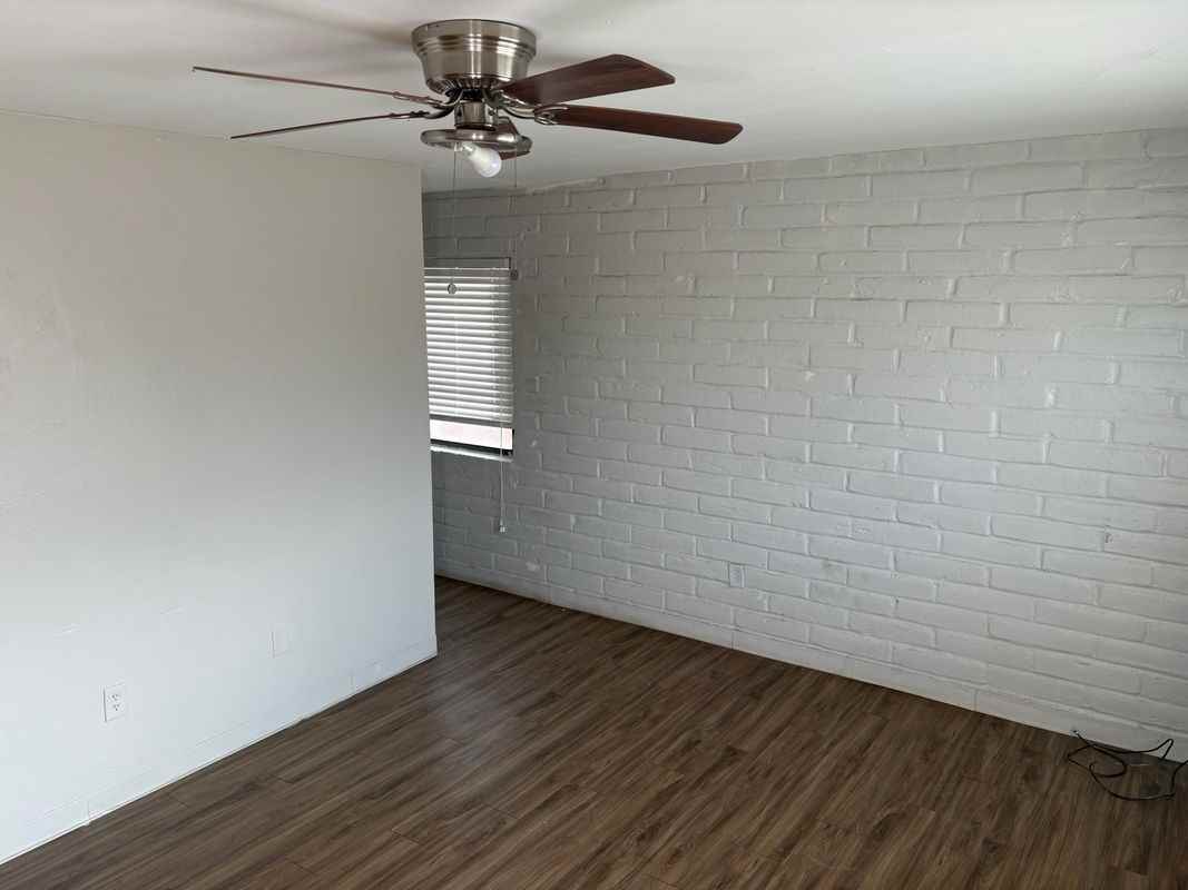 526 W 42nd St - Photo 4 of 9