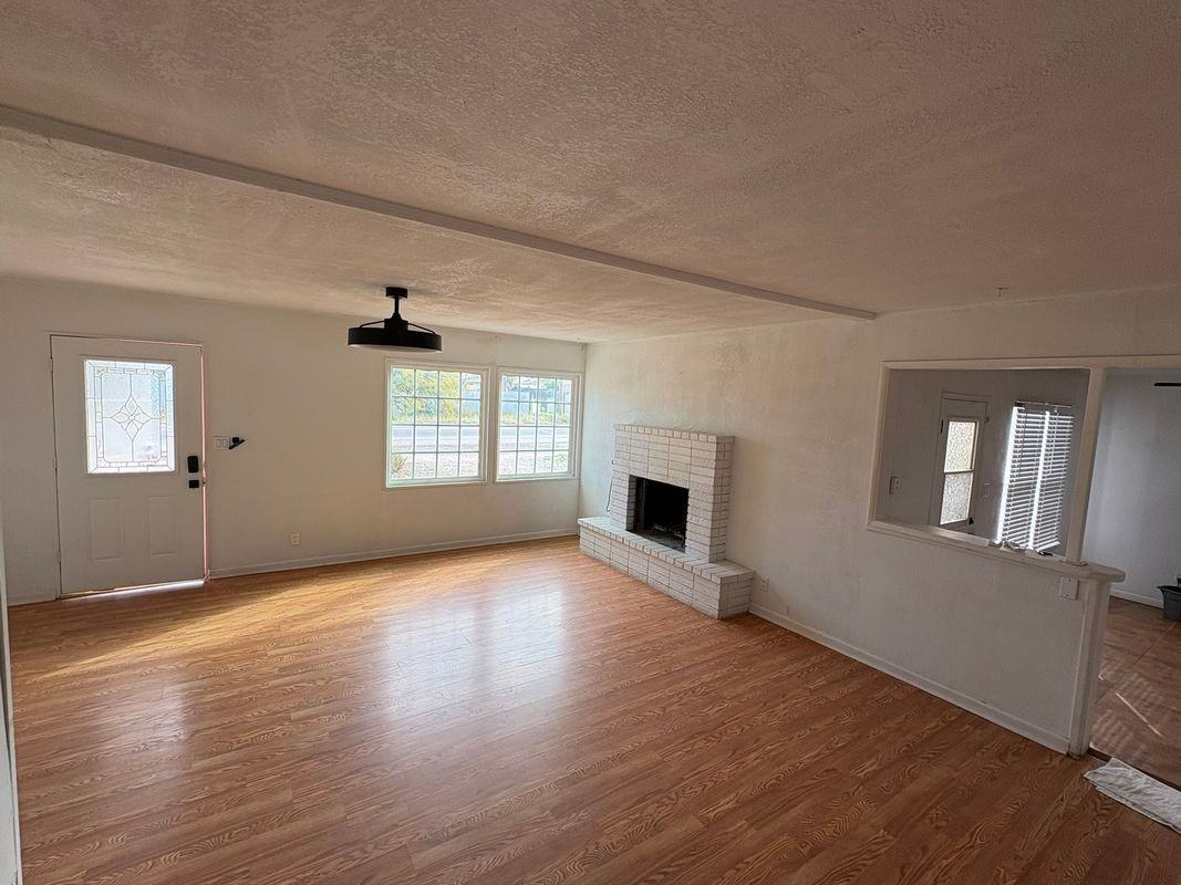 1402 S Country Club Rd - Photo 5 of 26