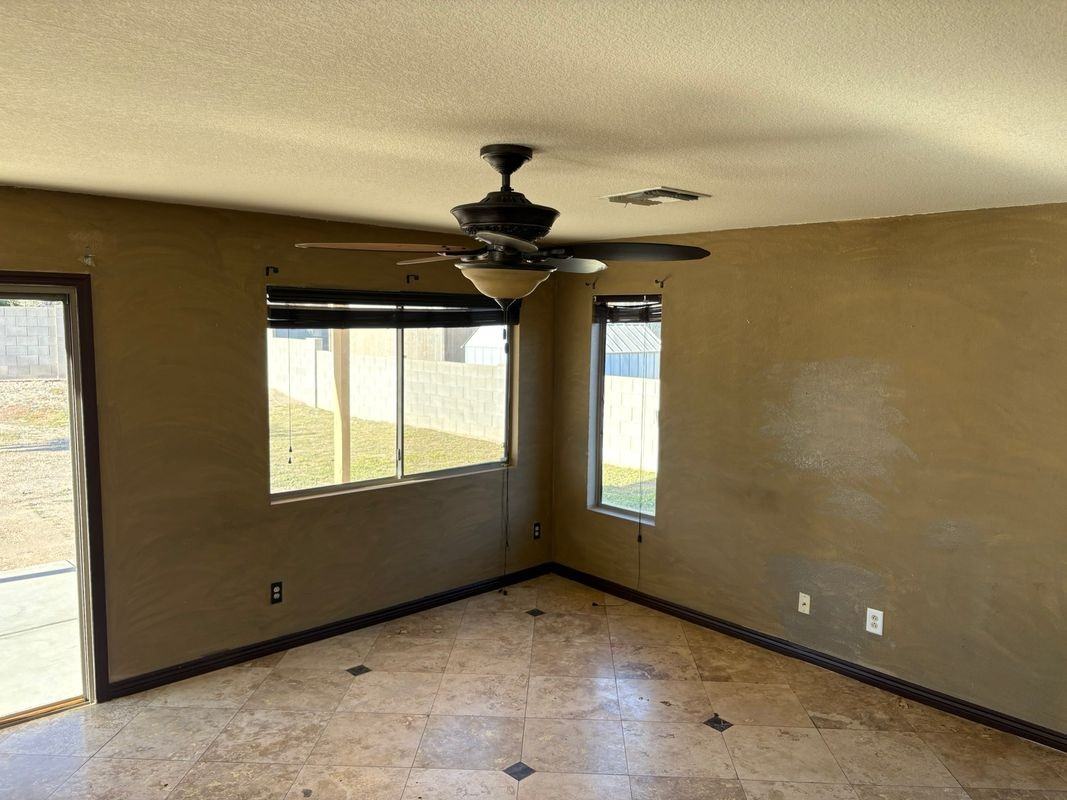 7580 S Cobham Dr - Photo 4 of 21