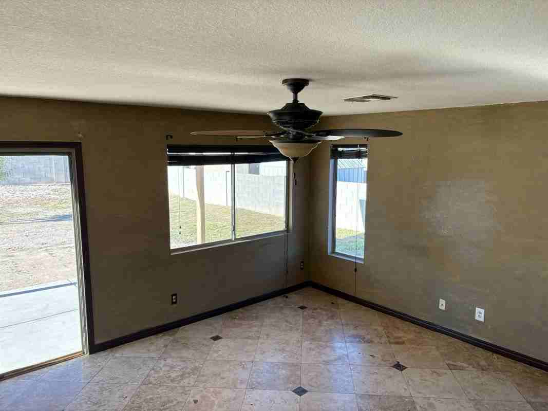 7580 S Cobham Dr - Photo 5 of 21