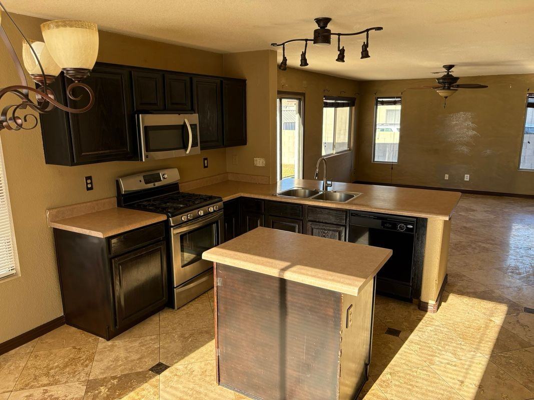 7580 S Cobham Dr - Photo 6 of 21