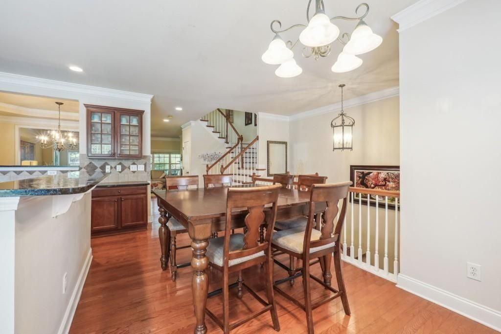 3808 Fairhill Pt - Photo 7 of 38