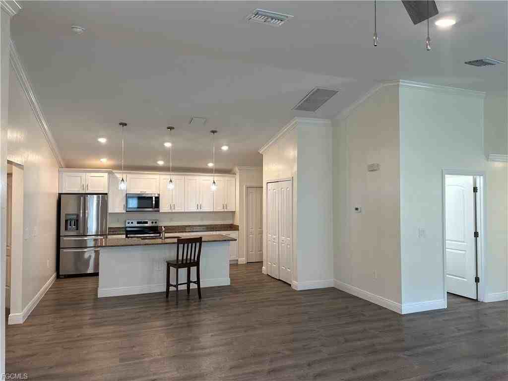 136 Francis Ave - Photo 2 of 11