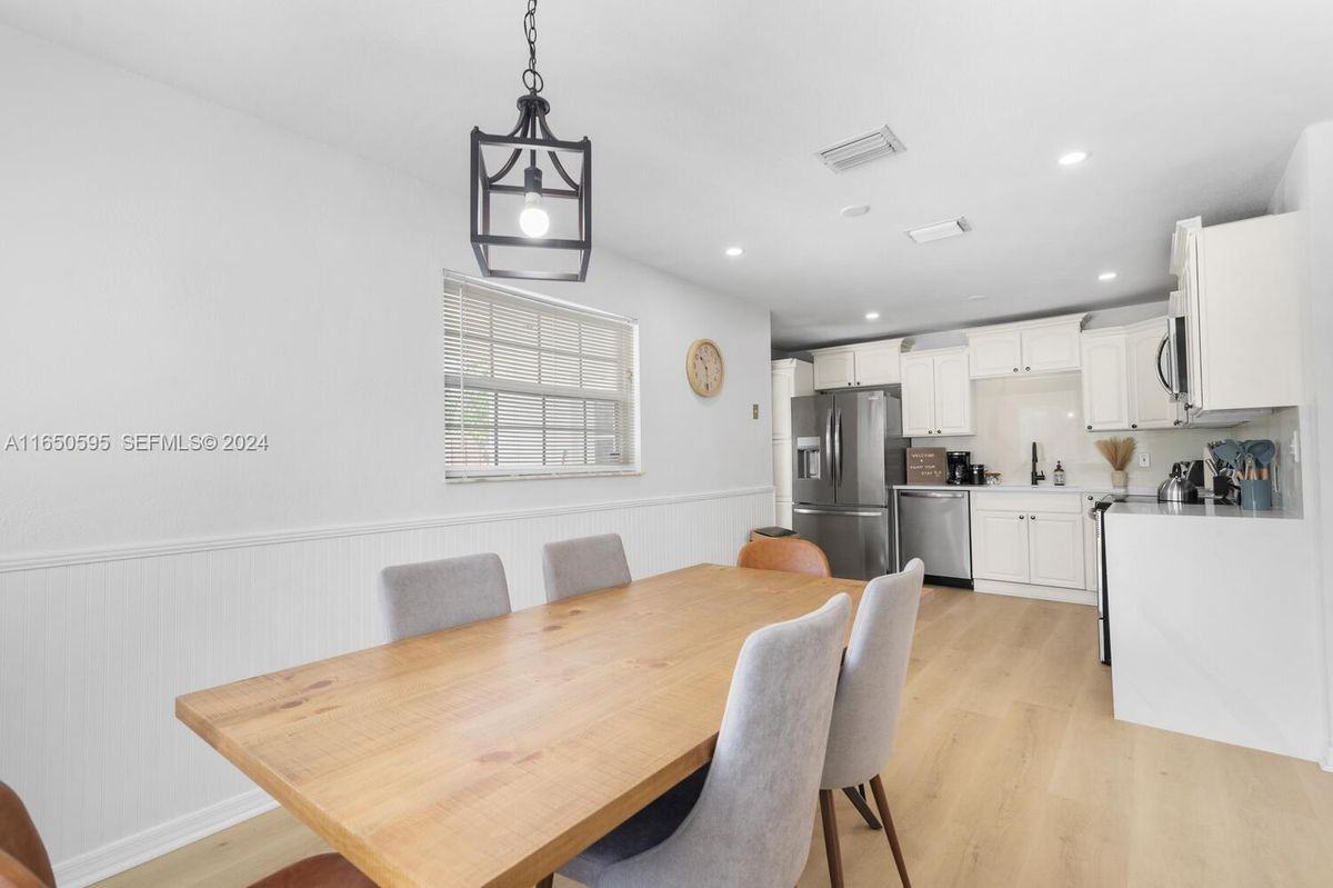 3255 Florida Blvd - Photo 5 of 26