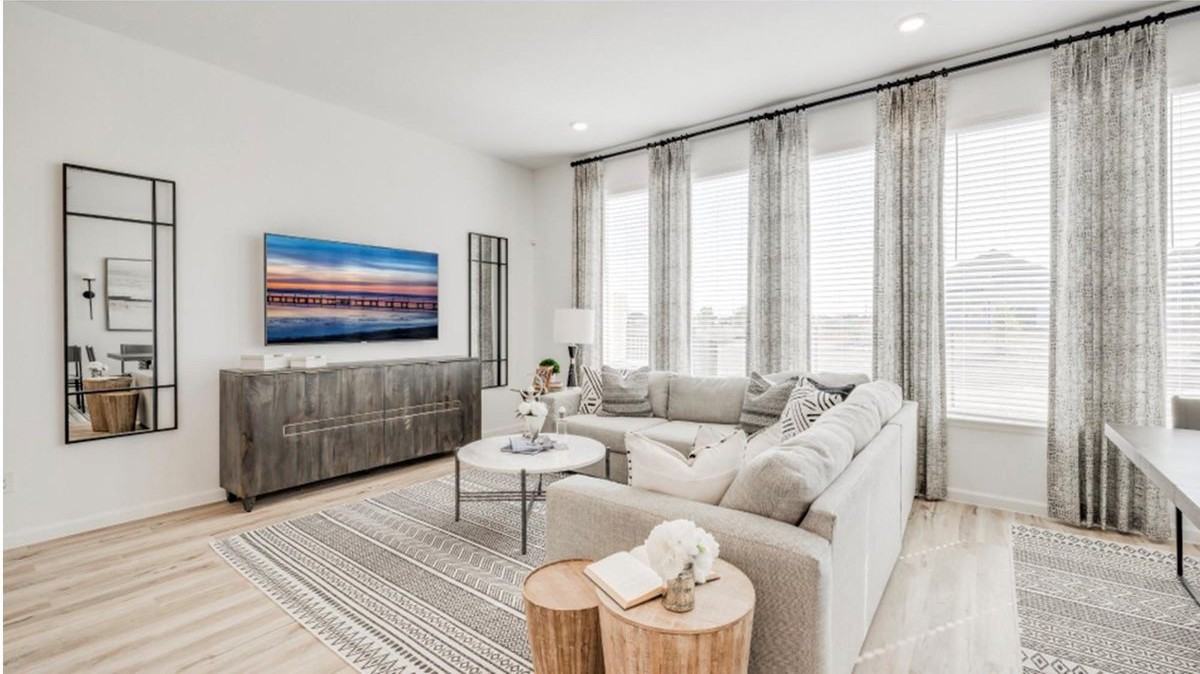 2202 Via Isa Ln - Photo 6 of 17