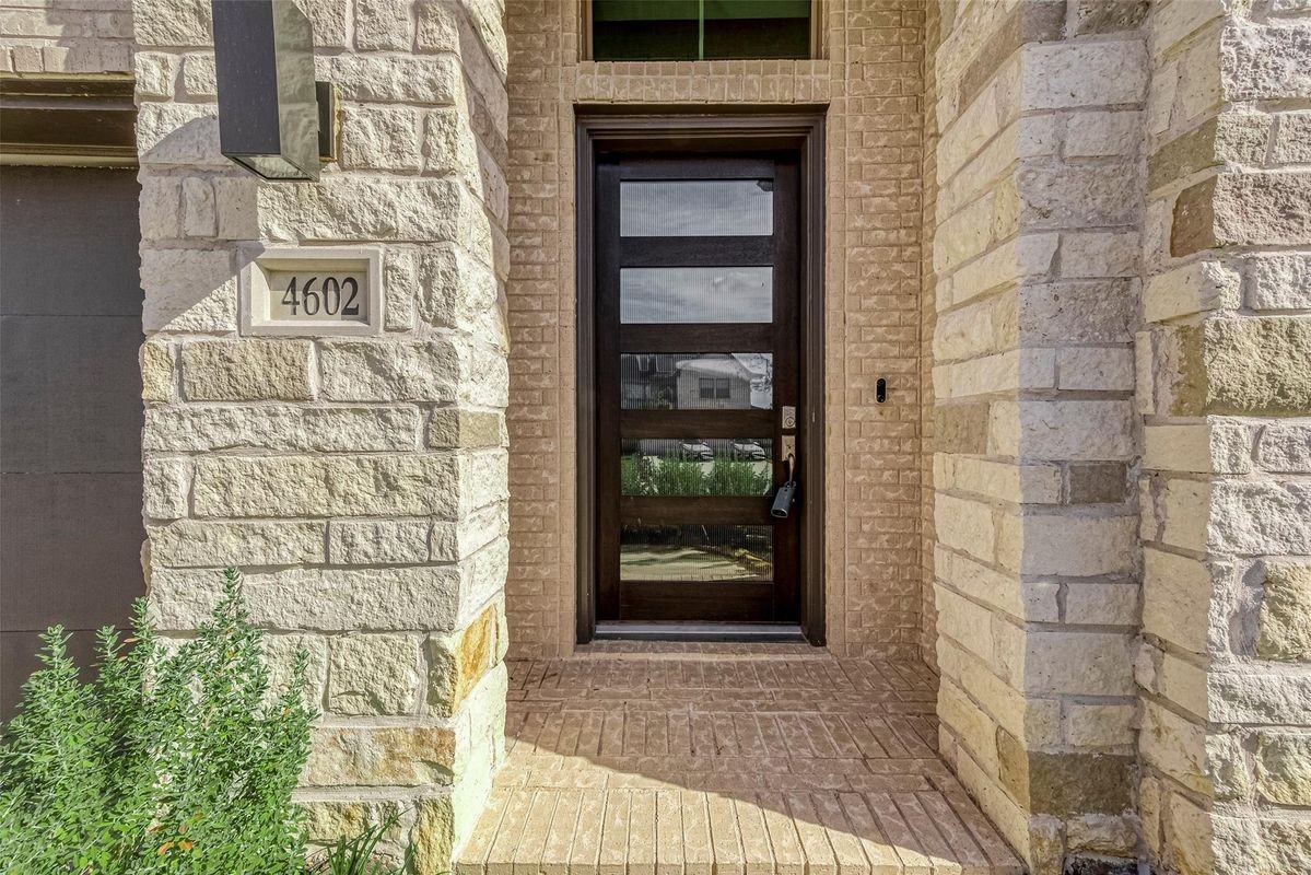 4602 Ana Ridge Ln - Photo 2 of 31