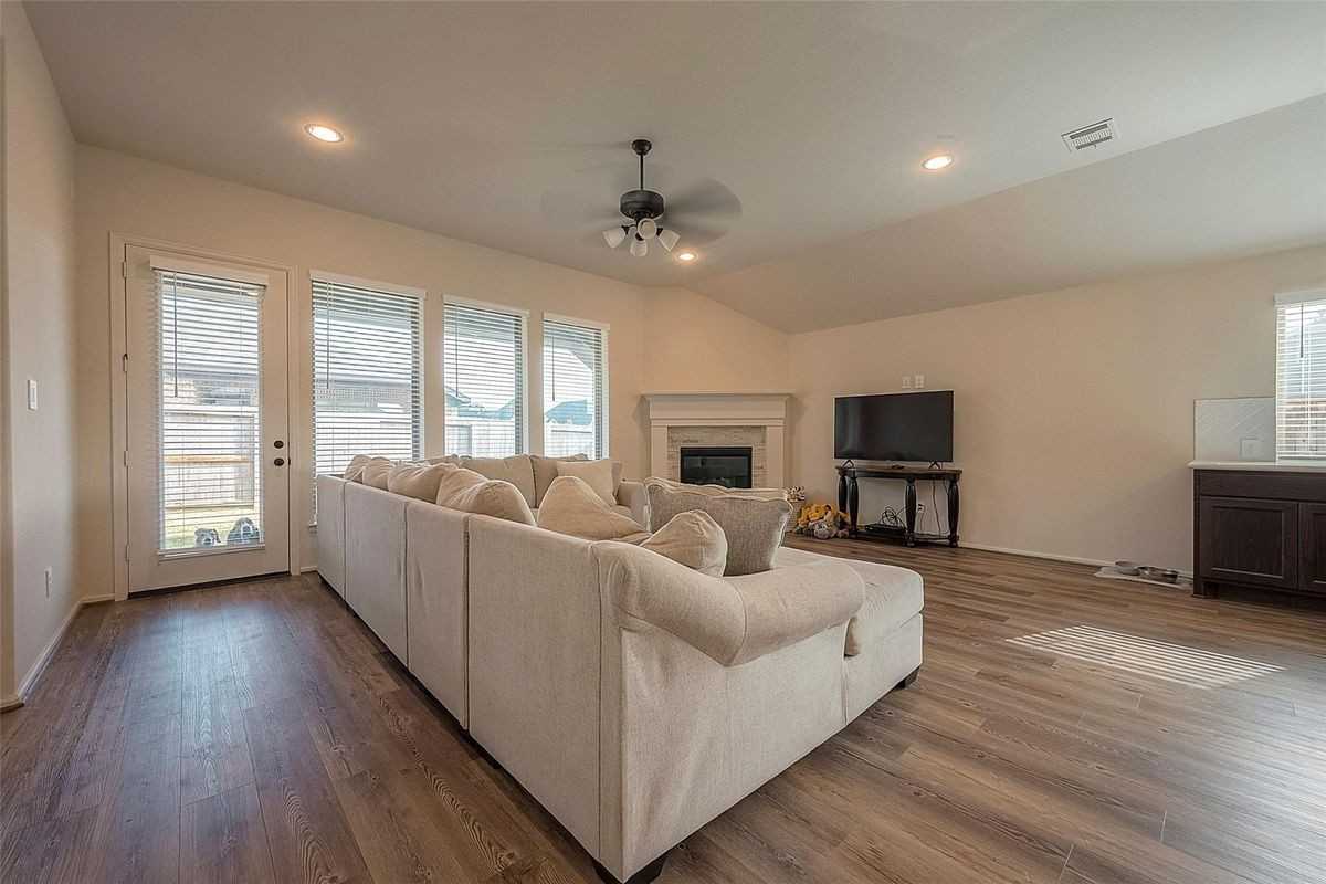 4602 Ana Ridge Ln - Photo 7 of 31