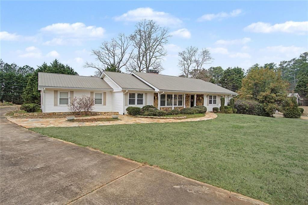 1001 Wiley Bridge Rd - Photo 3 of 41