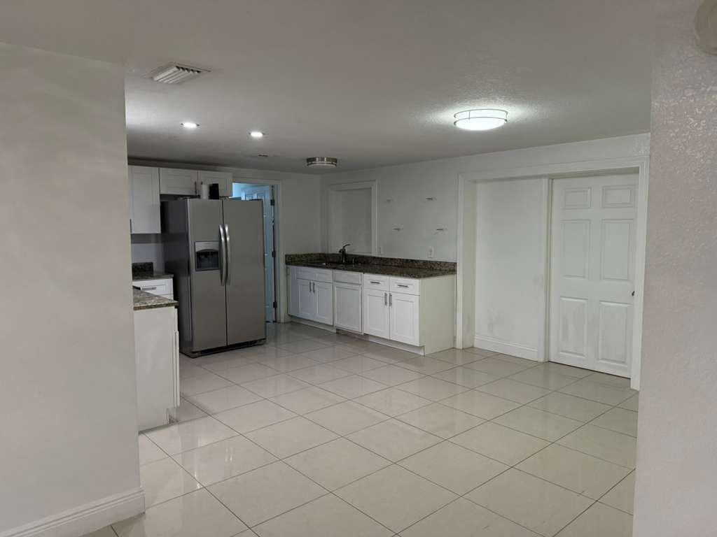 8518 Woodlake Dr - Photo 3 of 15