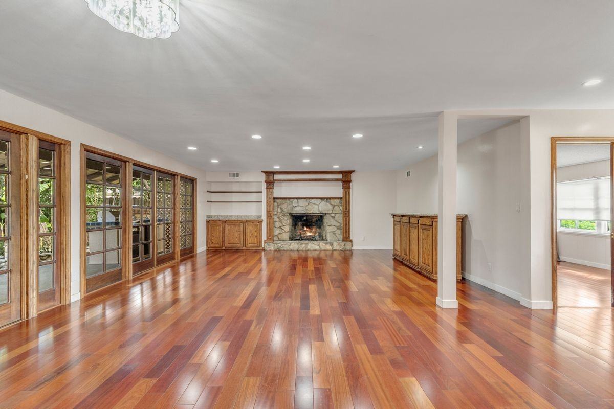 16553 Hartsook St - Photo 2 of 12