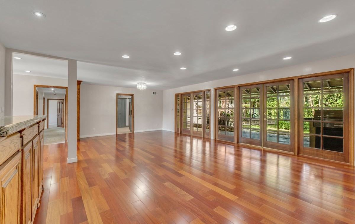 16553 Hartsook St - Photo 3 of 12