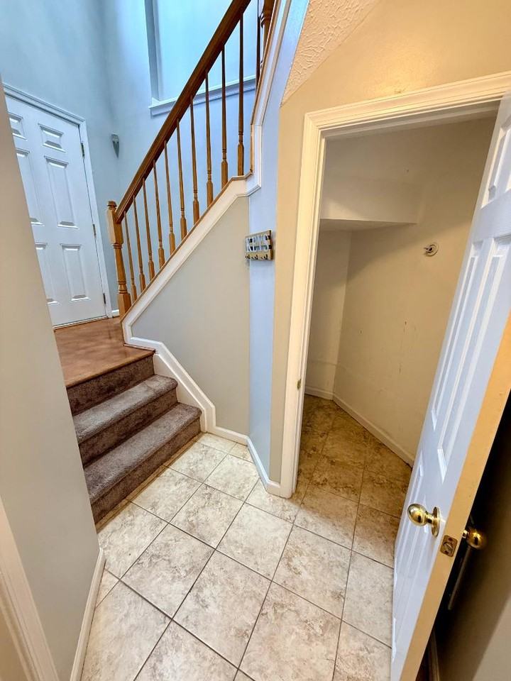 838 Lowe Rd - Photo 7 of 11