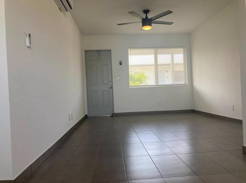 3201 Broadway - Photo 3 of 10