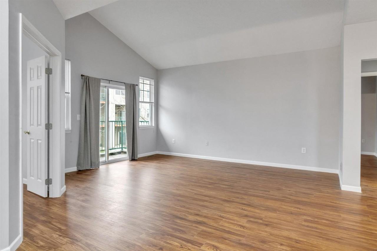 534 Eagle Pointe Dr - Photo 6 of 20