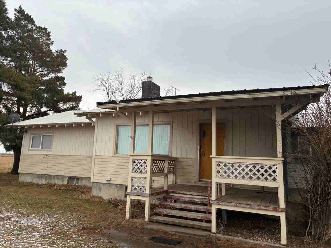 1415 E 850 N - Photo 3 of 12