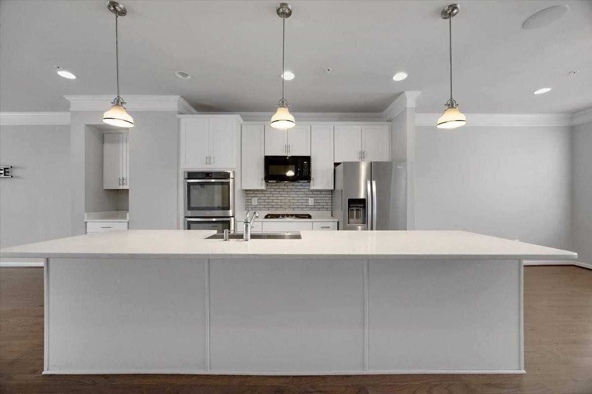 4213 Woodspring Ln - Photo 3 of 20