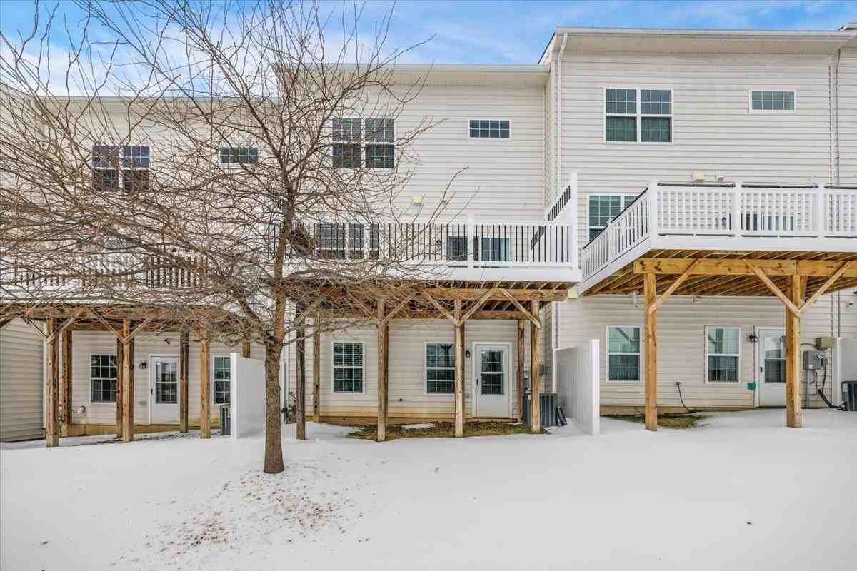 4213 Woodspring Ln - Photo 7 of 20