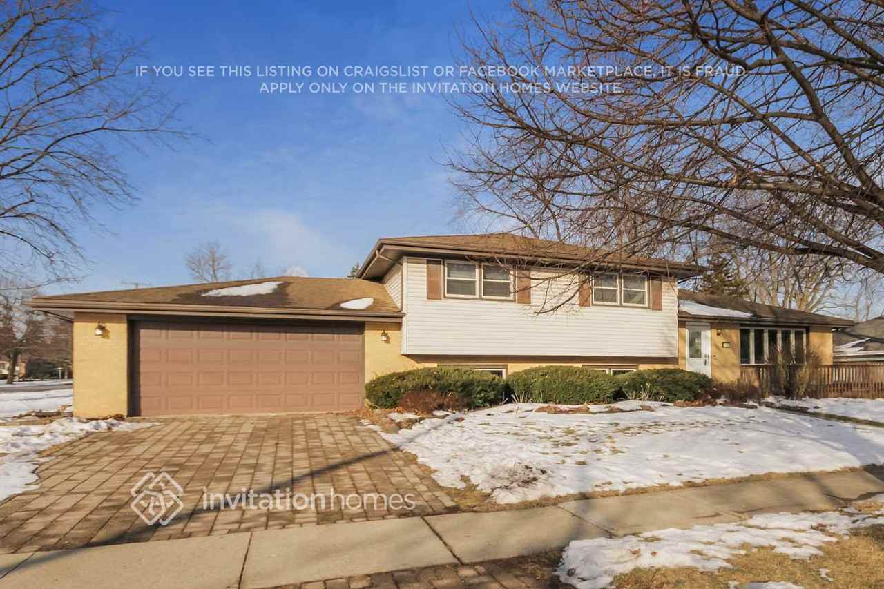 1106 N Drury Ln - Photo 5 of 19