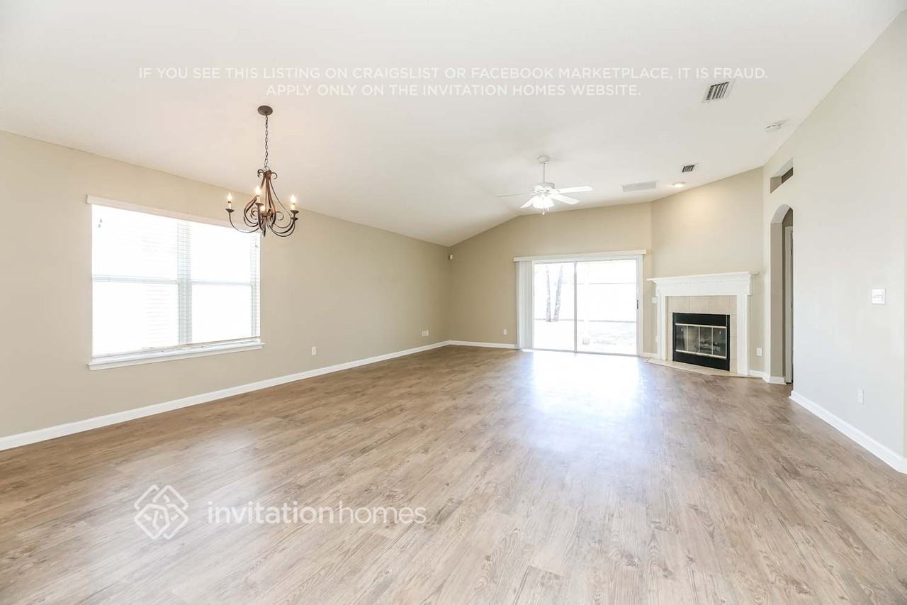 3675 Blue Wing Ct - Photo 5 of 17