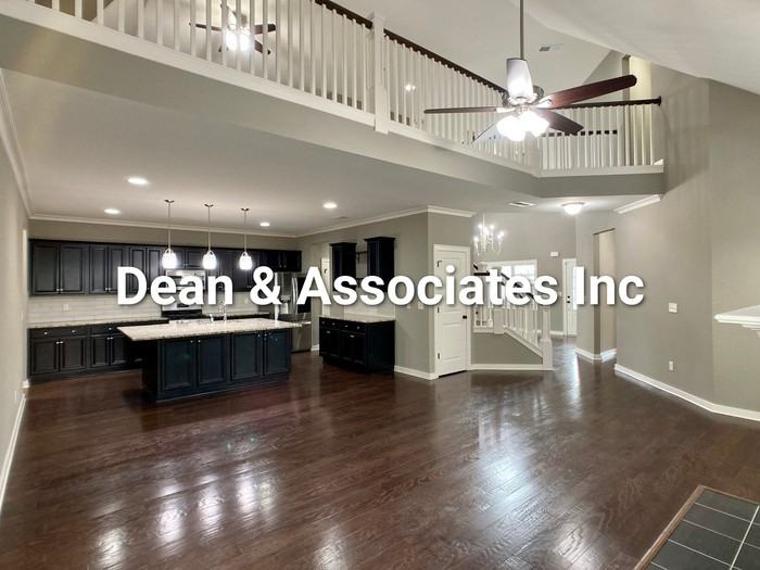 472 Lake Chelsea Way - Photo 4 of 19