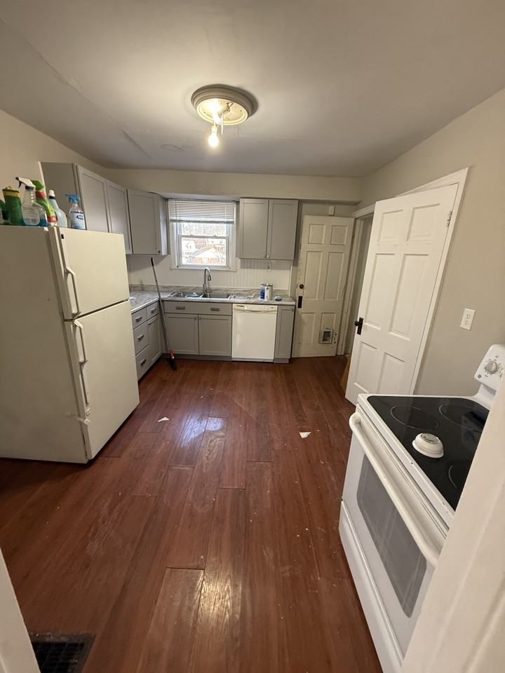 2123 Linden Rd #NA - Photo 2 of 6