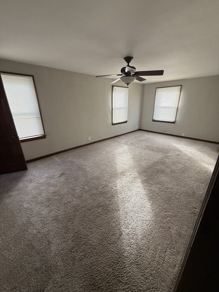 2123 Linden Rd #NA - Photo 4 of 6