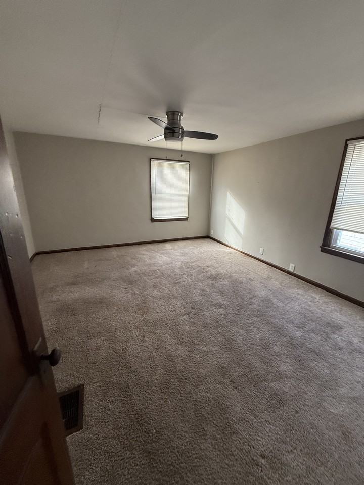 2123 Linden Rd #NA - Photo 6 of 6