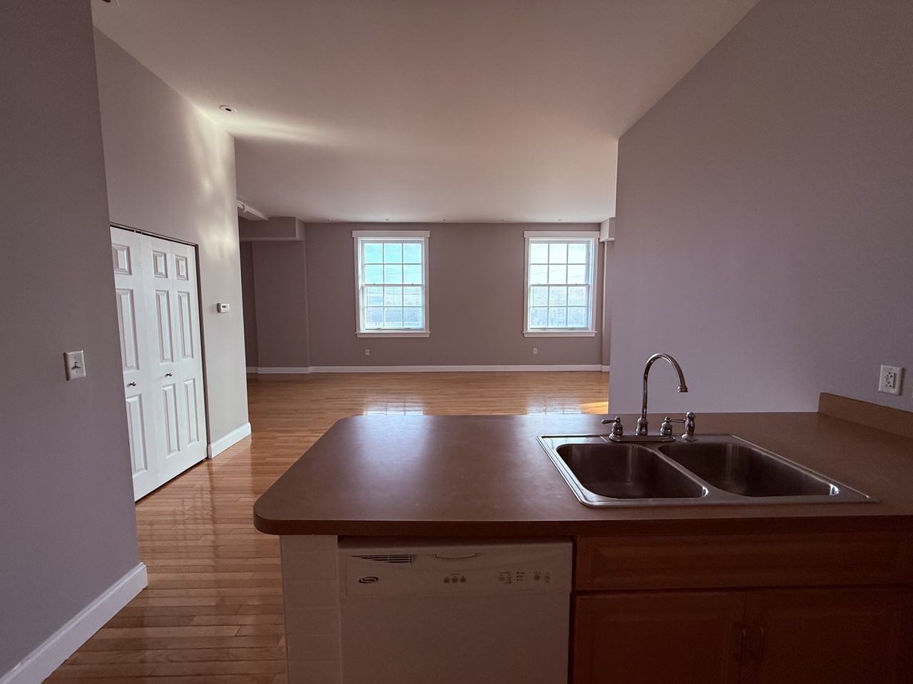 2341 Carnegie Ave #203 - Photo 3 of 12