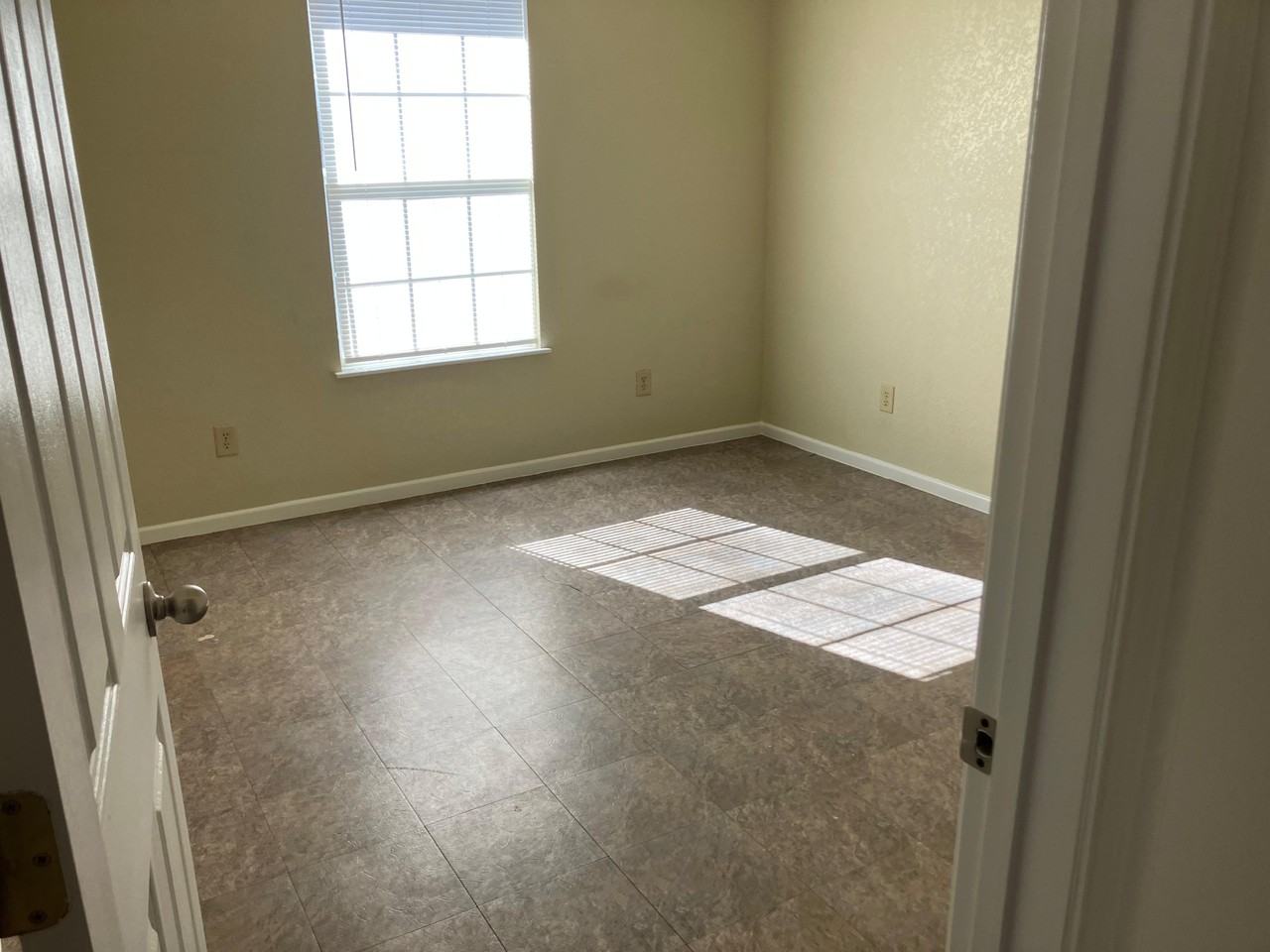 504 Cantrell Ave #NA - Photo 3 of 5