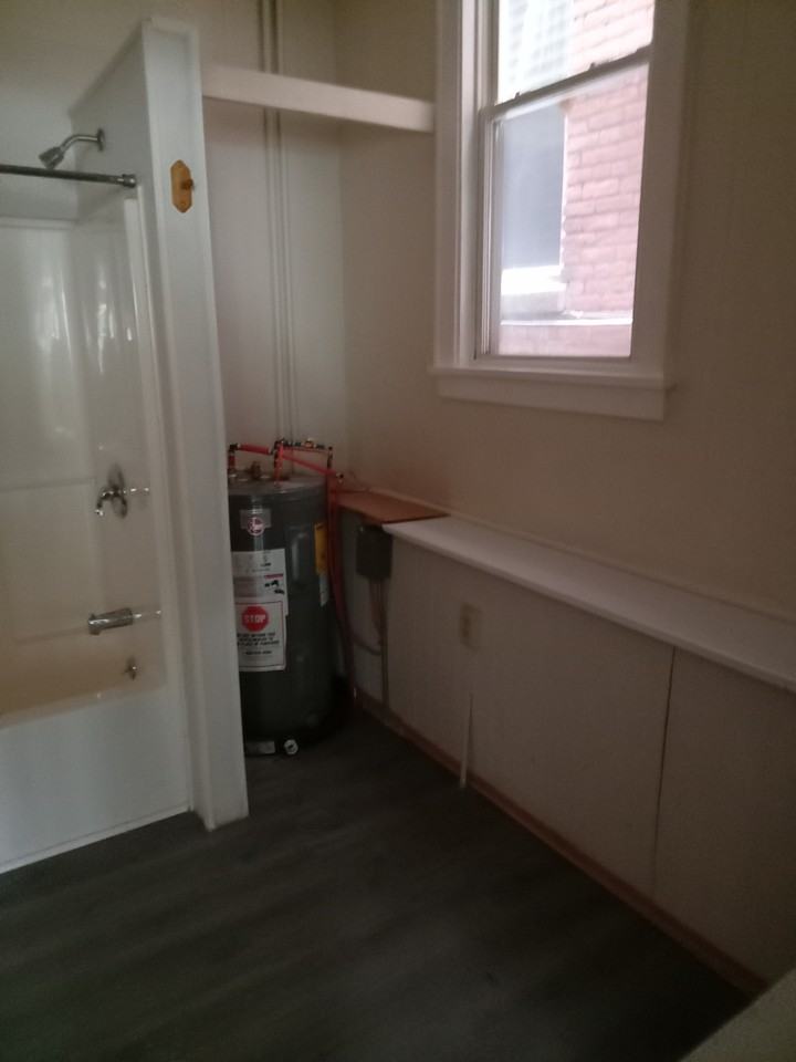 411 5th Ave #1 - Photo 3 of 9