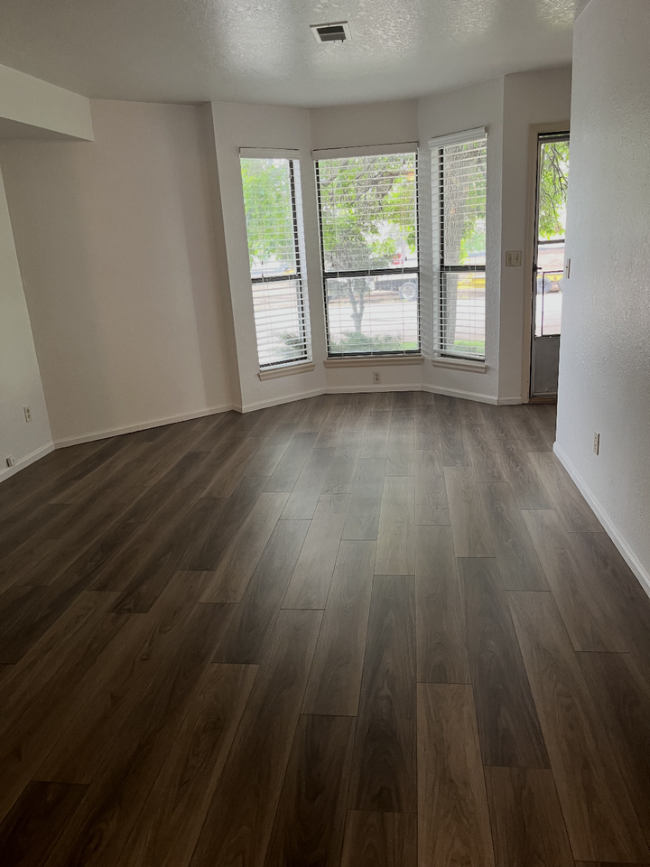 Columbine Ln #5273 - Photo 3 of 8