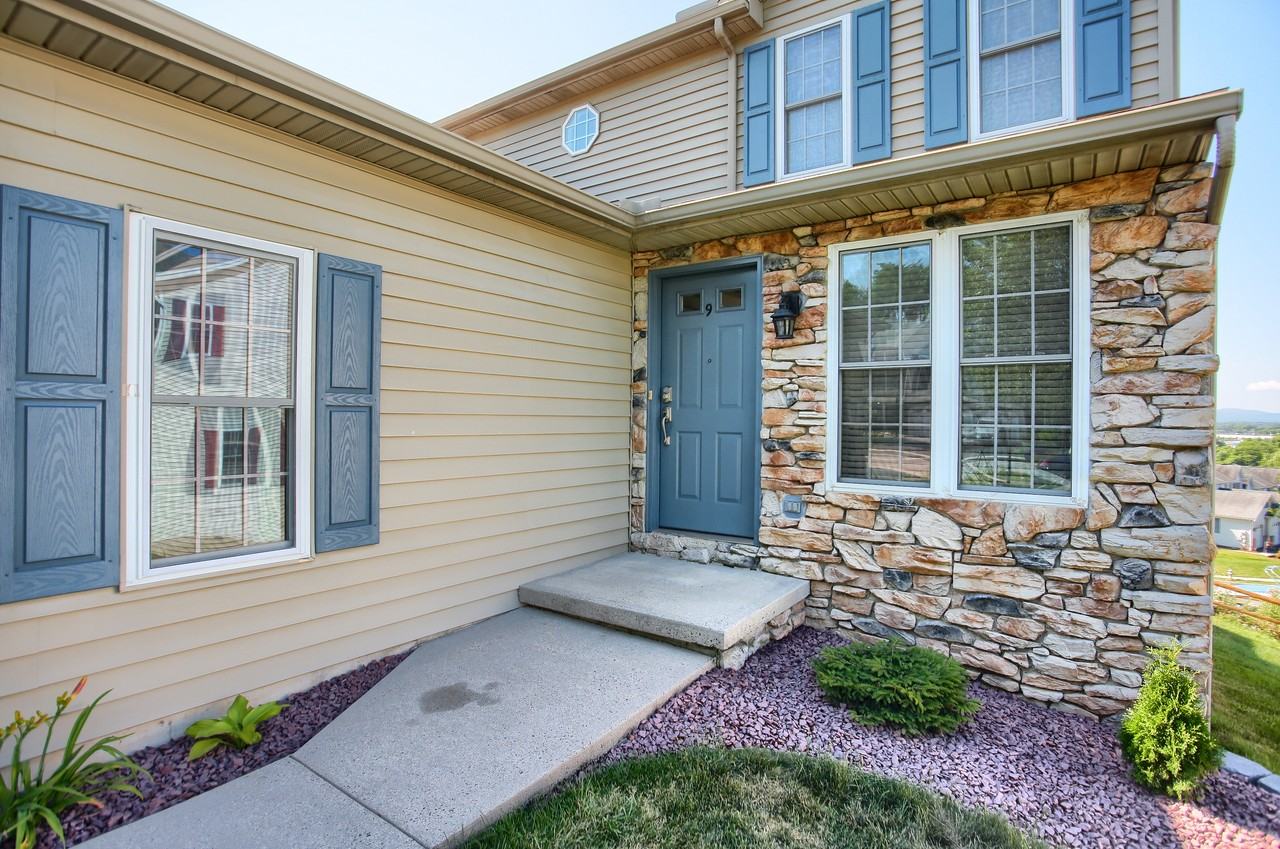 9 Lenox Ct #NA - Photo 2 of 24