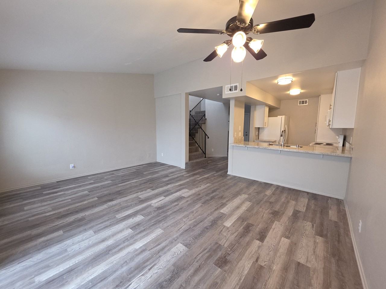 630 San Lorenzo St #3 - Photo 4 of 12