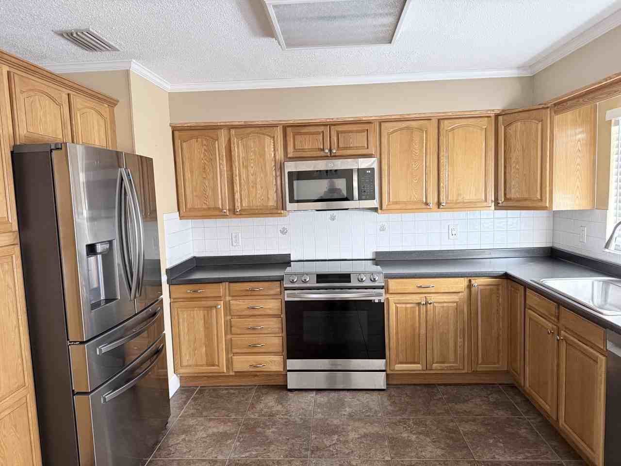 16356 Se 87th Ave #NA - Photo 5 of 22