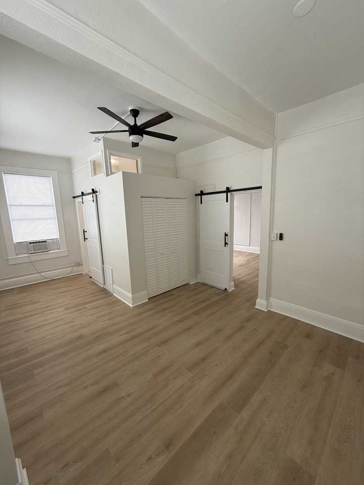 100 E Tarpon Ave #7 - Photo 5 of 10