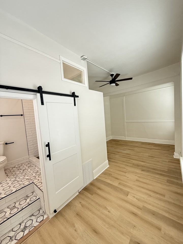 100 E Tarpon Ave #7 - Photo 7 of 10