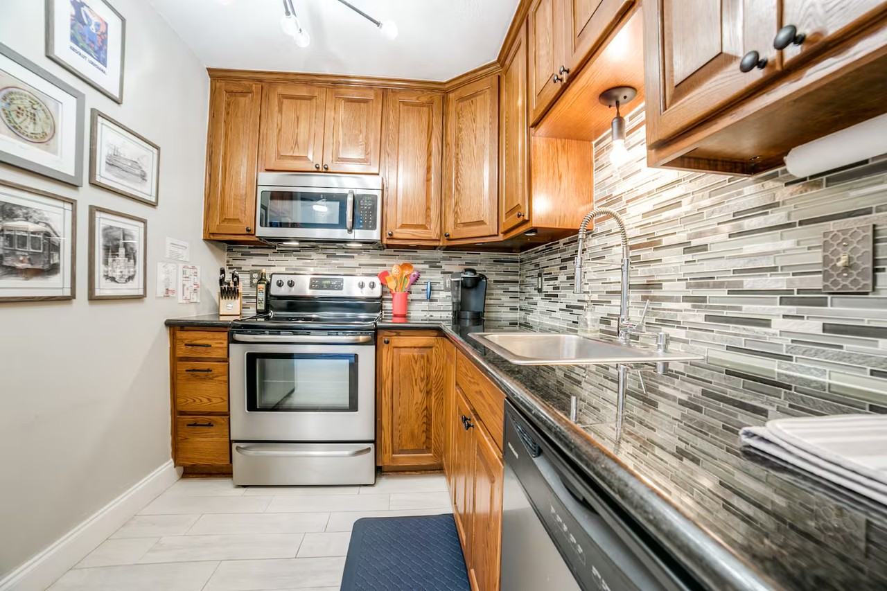 8518 Sir Lancelot #2 - Photo 5 of 9