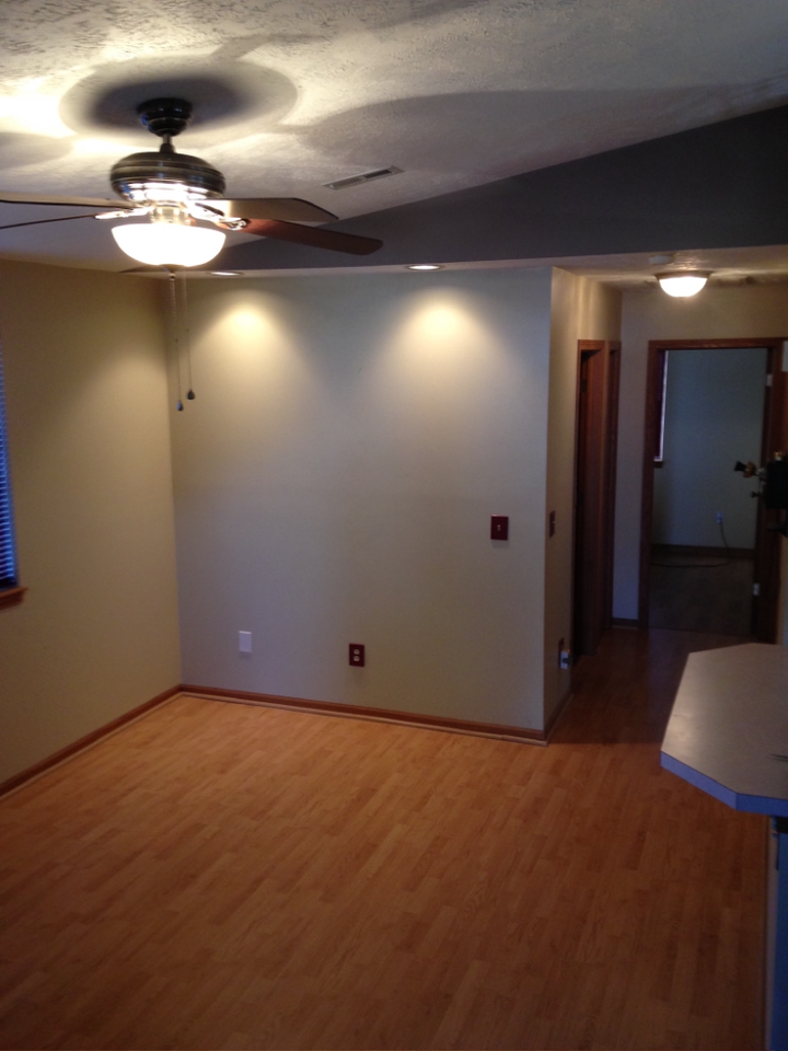 715 Willis Ave #A - Photo 5 of 9