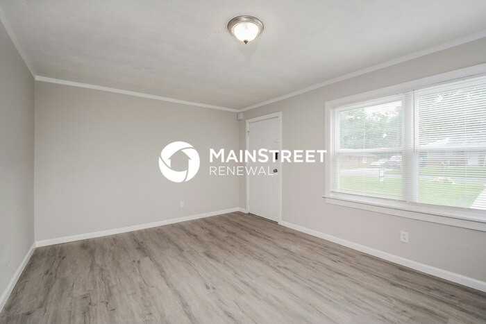 219 Sadonia Ave - Photo 4 of 16