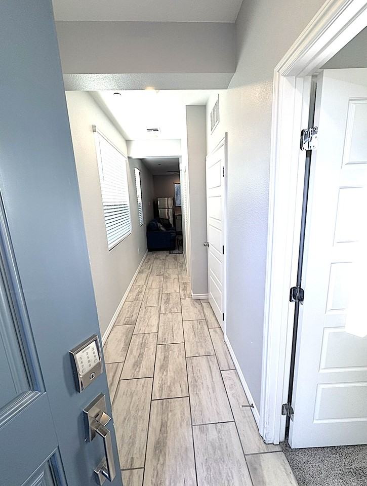 9740 Redwood Cascade St - Photo 3 of 20