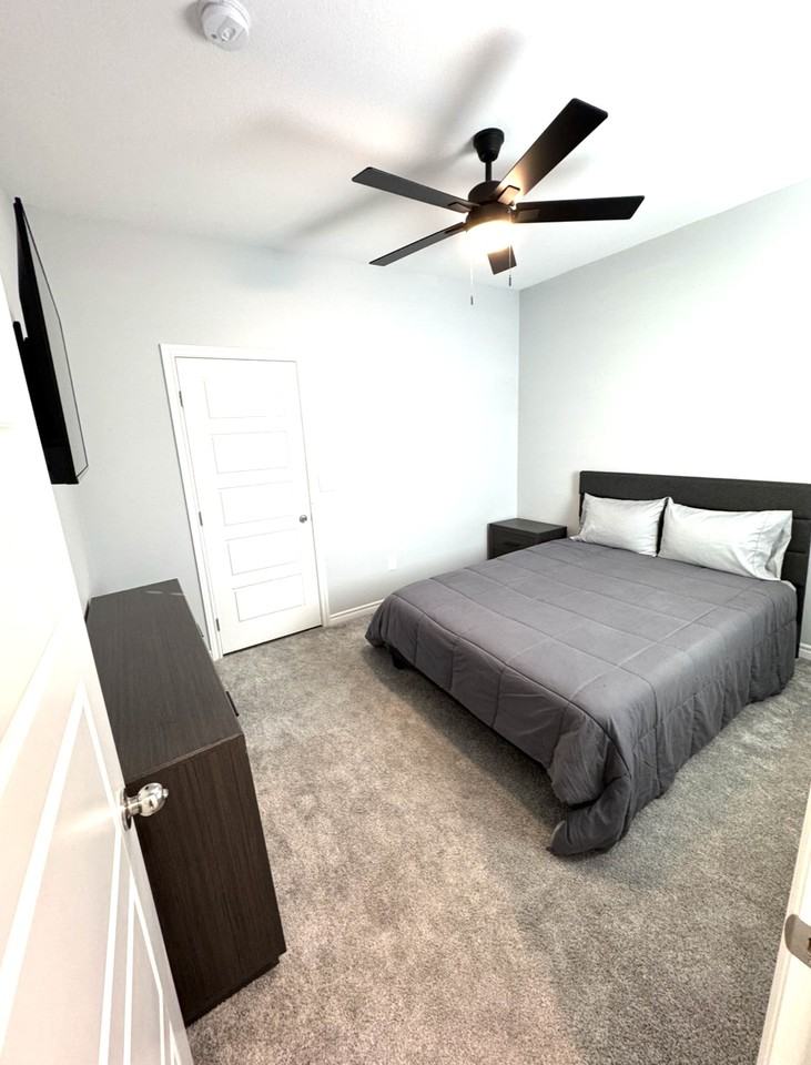 9740 Redwood Cascade St - Photo 4 of 20